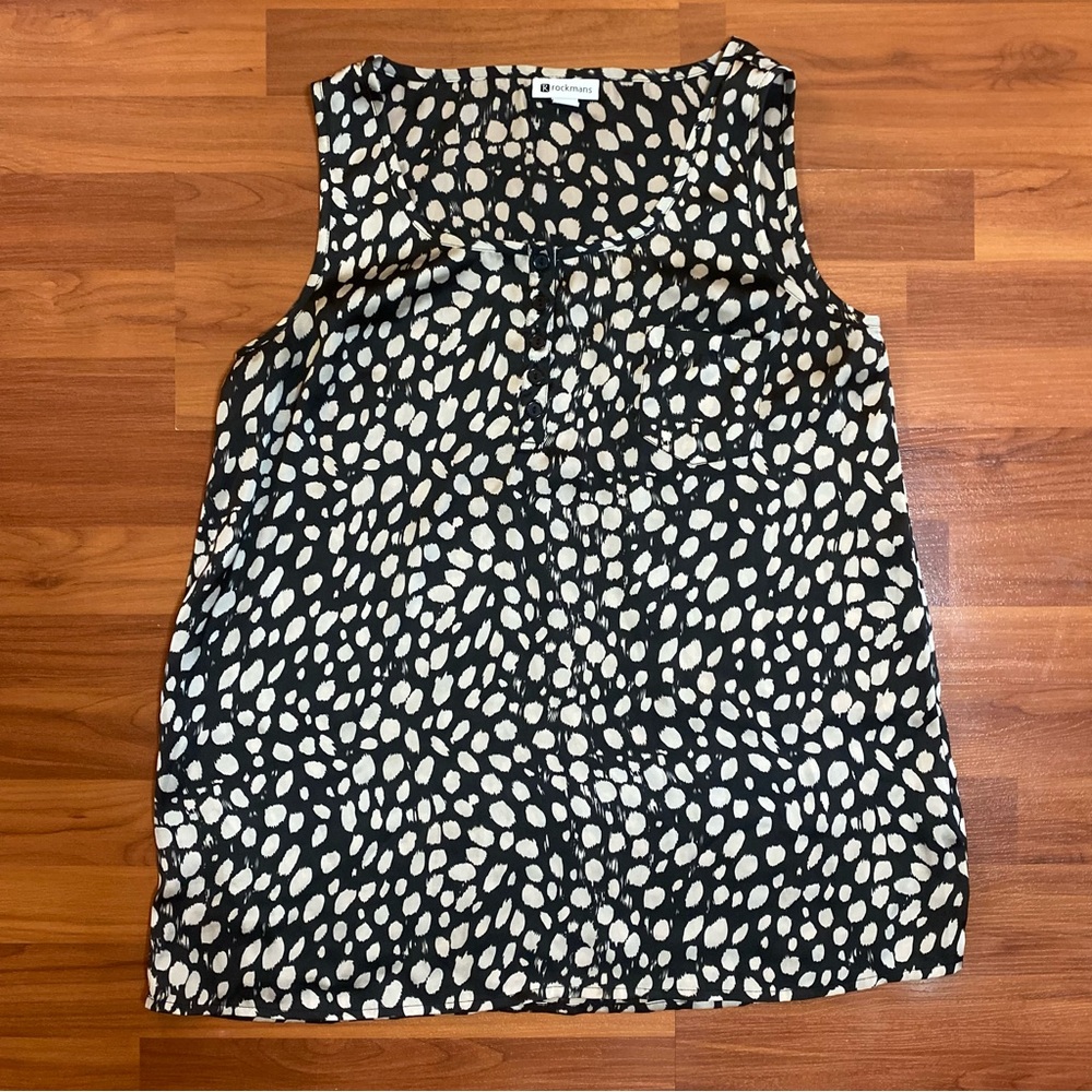 Chic Black and White Sleeveless Blouse